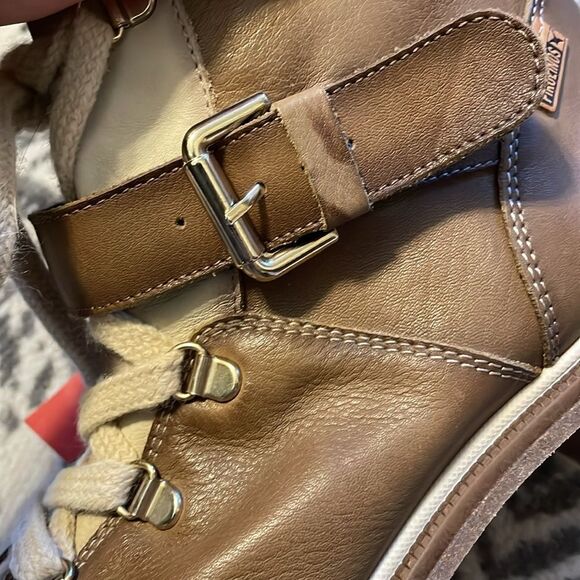 Pikolinos Aspe Lace Up Boots in Olive - Picture 9 of 13